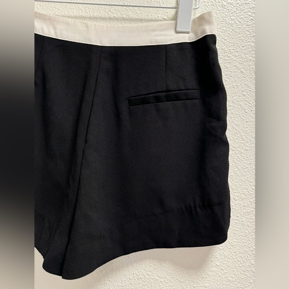 Lush Casual Mini Shorts Side Zipper Lightweight Colorblock Black Medium - Picture 6 of 8